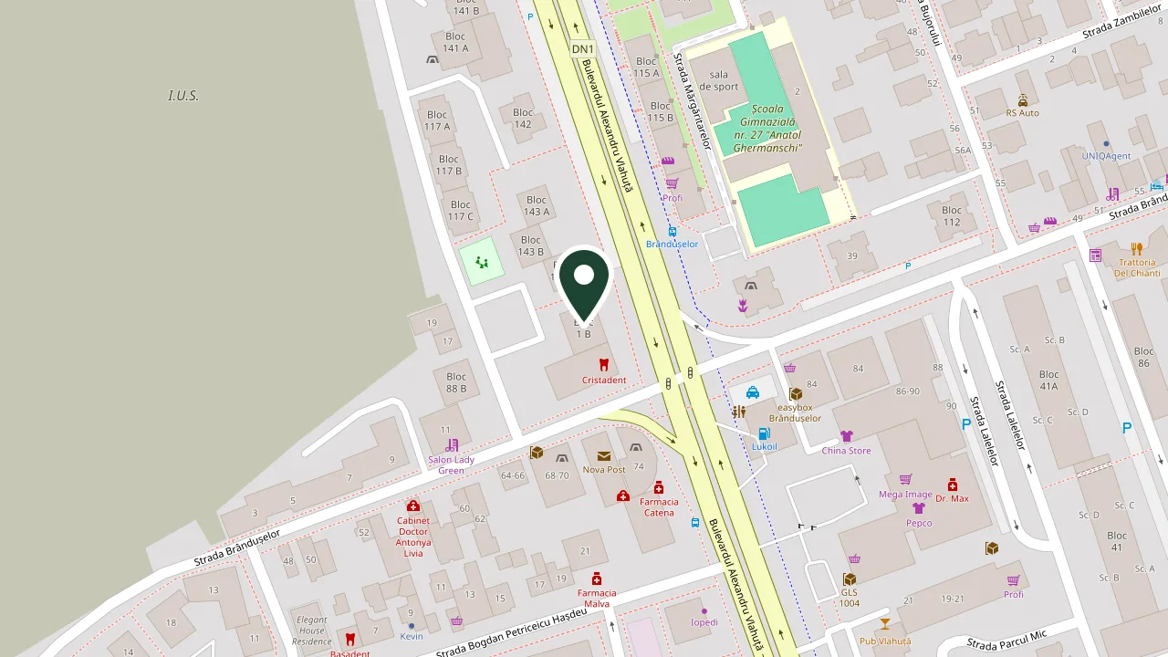 Zona clinicii, pe bulevardul Vlahuță din Brașov: punctul de lucru e marcat pe latura de vest a bulevardului, vizavi de Școala Gimnazială nr. 27, între strada Brândușelor și strada Parcul Mic.